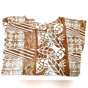 NWT Smithsonian Brown and White Women's Caftan. LG